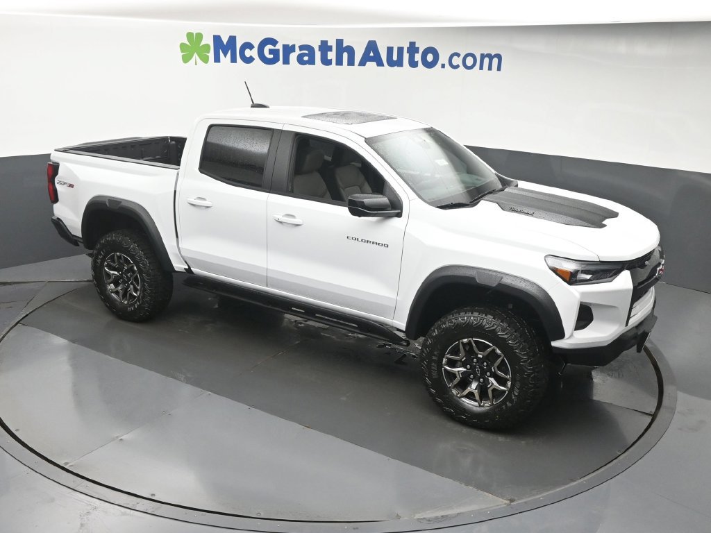 New 2026 Chevrolet Colorado ZR2 w/ Technology Package AWD/4WD image 3