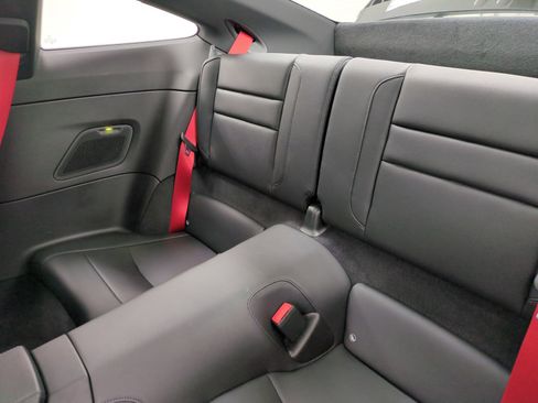 Certified 2023 Porsche 911 Carrera w/ Premium Package RWD image 21