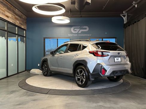 Used 2024 Subaru Crosstrek 2.0i Premium image 5