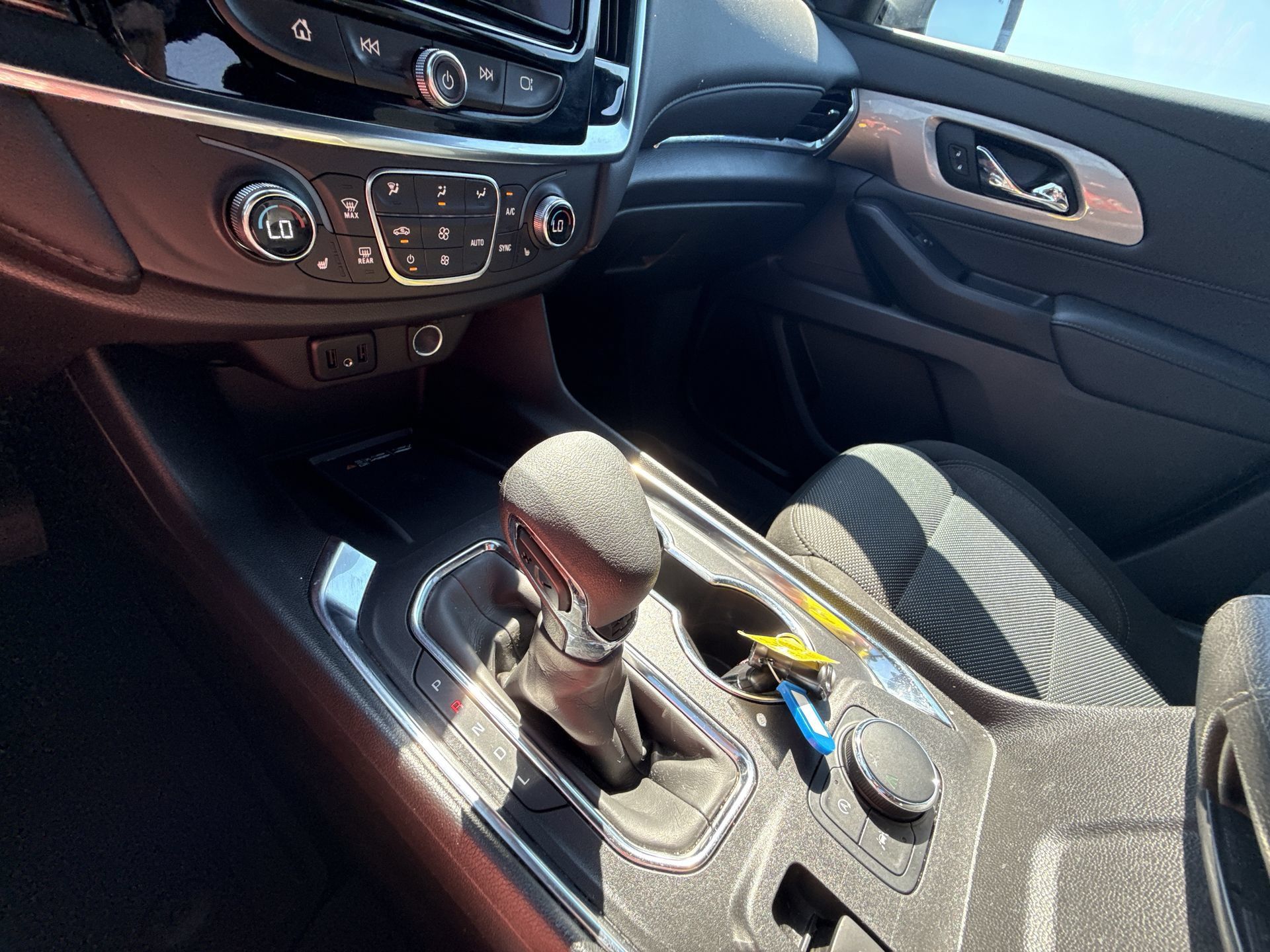Used 2023 Chevrolet Traverse LT FWD image 22