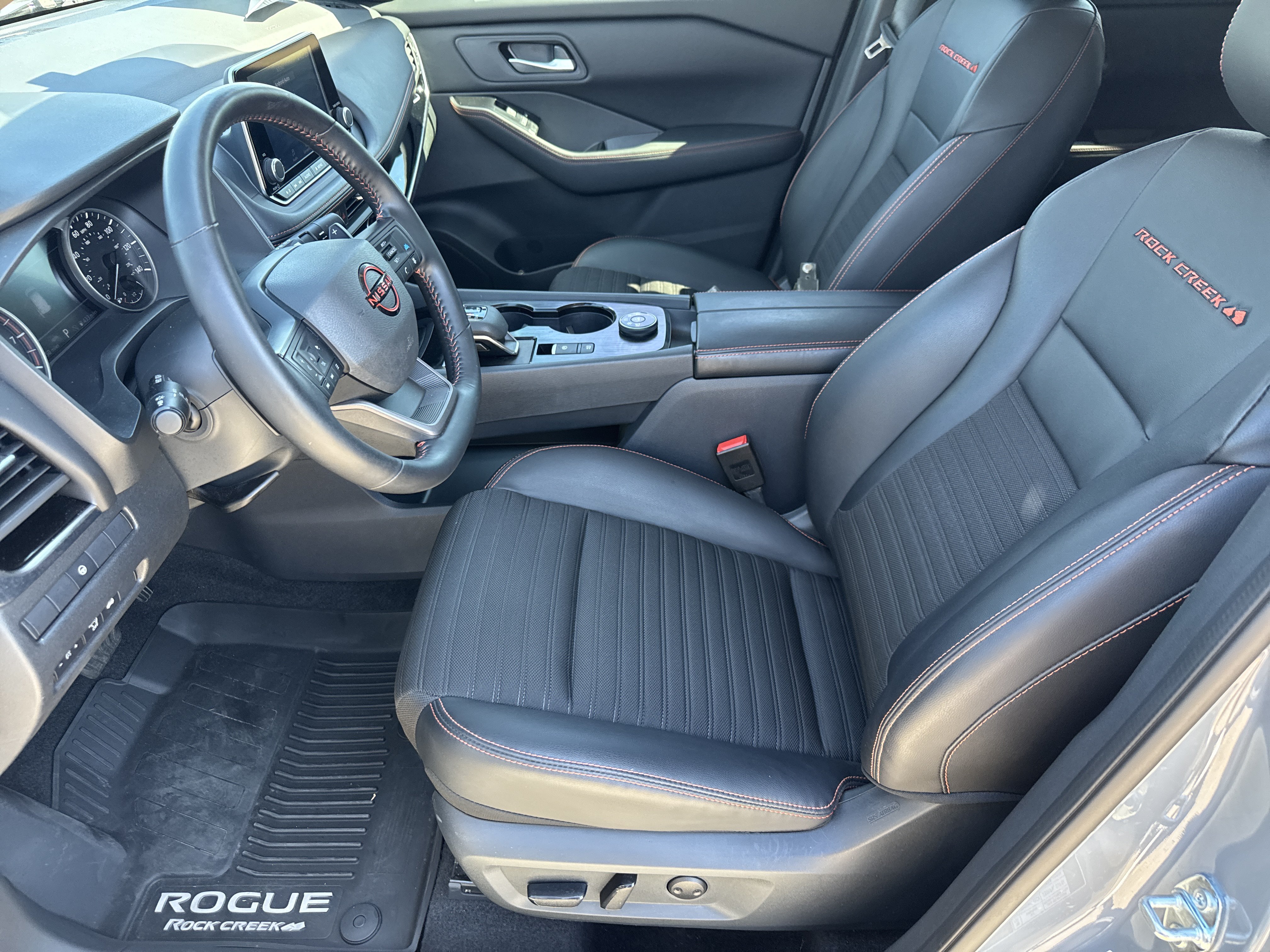 Used 2025 Nissan Rogue SV AWD/4WD image 10