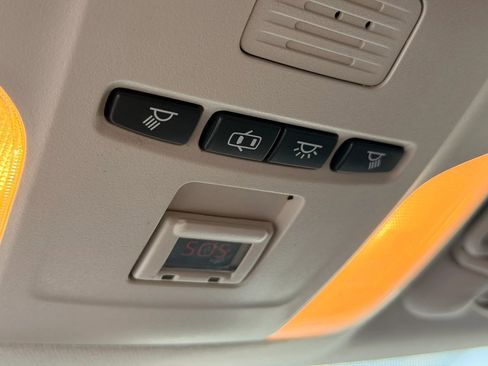 Used 2020 Toyota Corolla LE FWD image 25