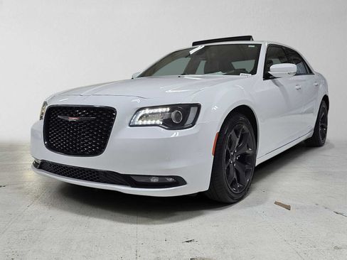 Used 2023 Chrysler 300 S RWD image 7