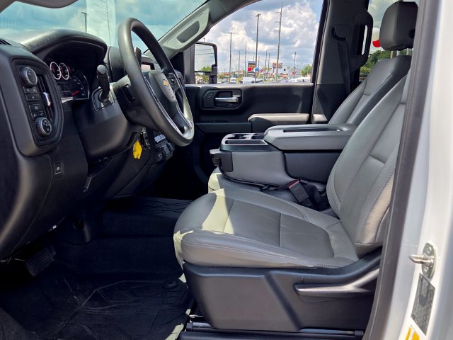 Used 2021 Chevrolet Silverado 2500 Custom w/ Custom Value Package AWD/4WD image 5