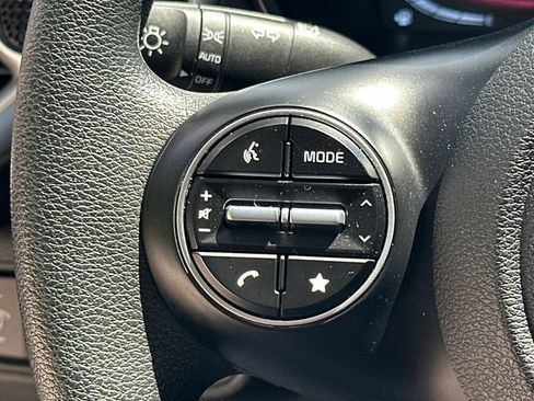 Used 2025 Kia Soul LX w/ LX Technology Package FWD image 26