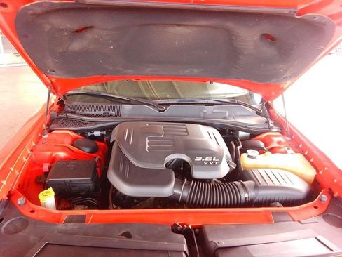 Used 2018 Dodge Challenger SXT RWD image 20
