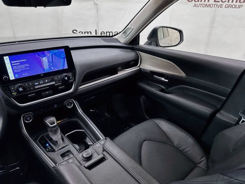 Used 2024 Toyota Grand Highlander AWD image 24
