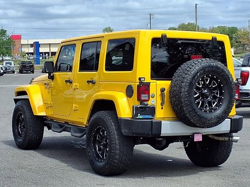 Used 2015 Jeep Wrangler Unlimited Sahara w/ Connectivity Group image 5