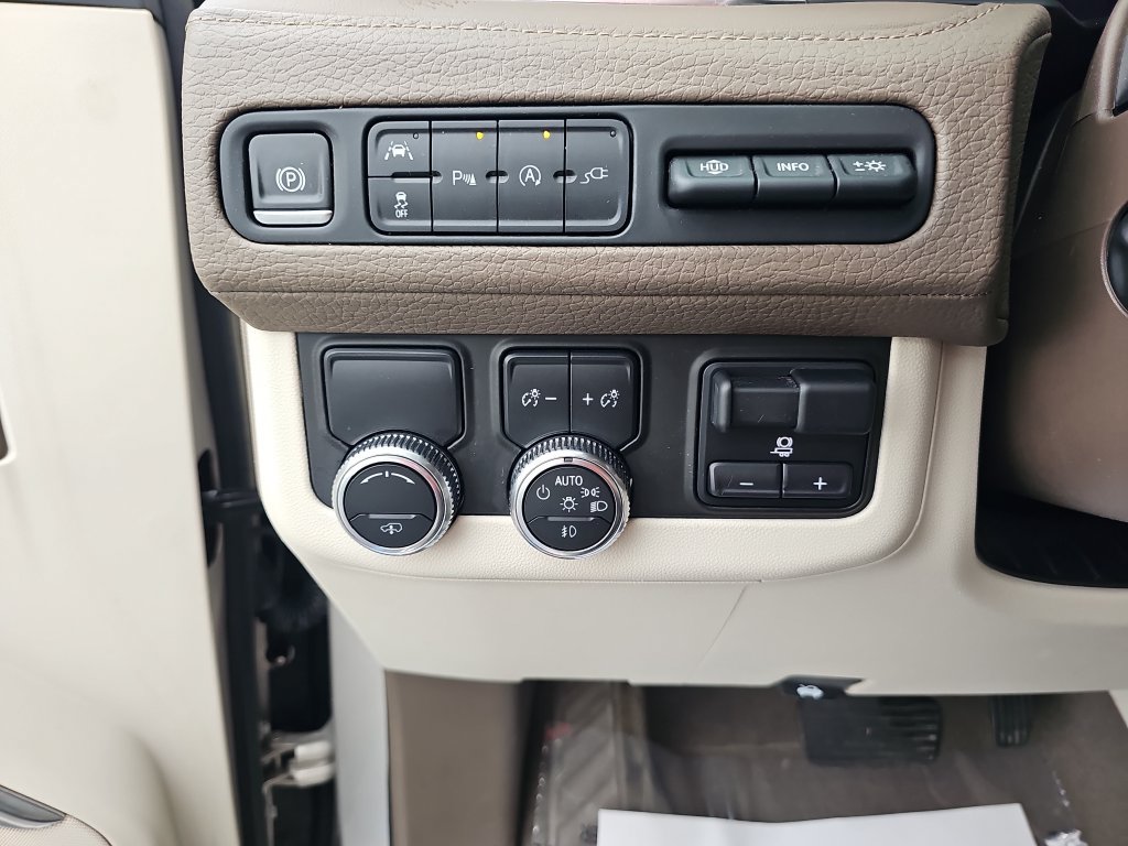 Used 2021 GMC Yukon Denali w/ Denali Ultimate Package RWD image 36