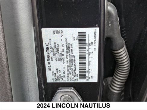 Used 2024 Lincoln Nautilus Black Label w/ Jet Appearance Package (87T) image 30