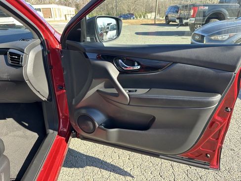 Used 2021 Nissan Rogue Sport SL w/ Premium Package image 18