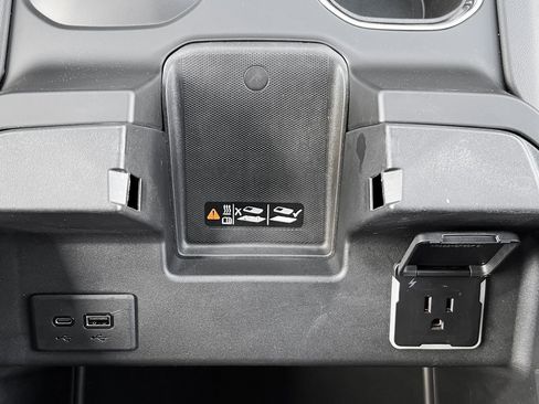 Used 2024 GMC Sierra 2500 Denali image 26