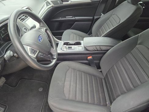 Used 2020 Ford Fusion SE image 8