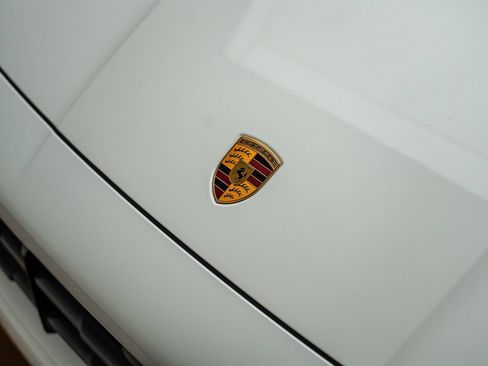 Certified 2025 Porsche Cayenne image 12