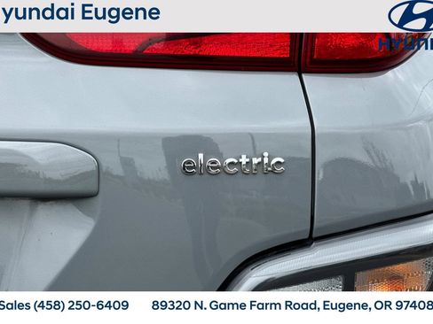 Used 2023 Hyundai Kona SEL FWD image 36
