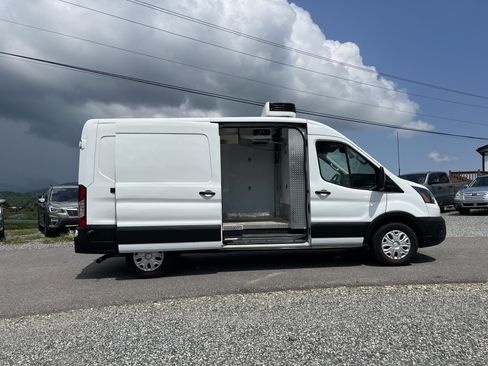 Used 2020 Ford Transit 250 Medium Roof w/ Load Area Protection Package image 25