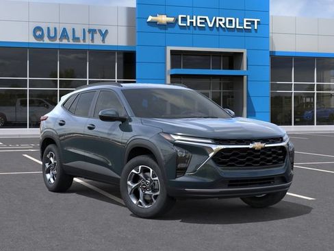 New 2026 Chevrolet Trax LT w/ Driver Confidence Package FWD image 7