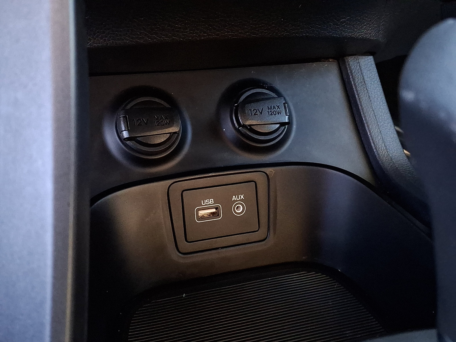 Used 2018 Hyundai Santa Fe Sport AWD/4WD image 18