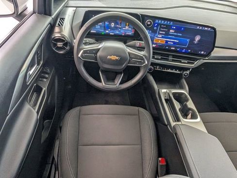 Used 2026 Chevrolet Equinox EV LT FWD image 9
