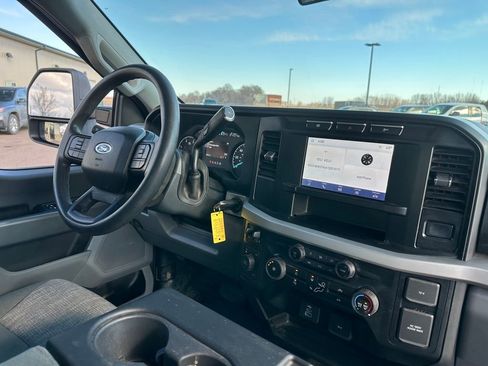 Used 2024 Ford F350 XLT image 32
