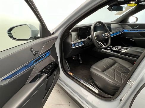 Certified 2024 BMW 760i xDrive w/ Premium Package 2 image 22