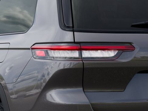 New 2025 Jeep Grand Cherokee L Limited w/ Black Appearance Package RWD image 10