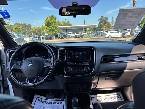 Used 2019 Mitsubishi Outlander LE FWD image 14