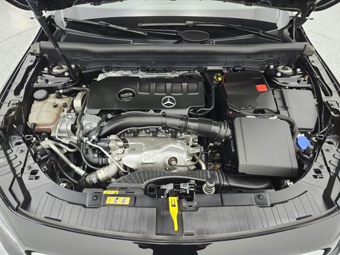 Used 2022 Mercedes-Benz GLB 250 4MATIC image 16