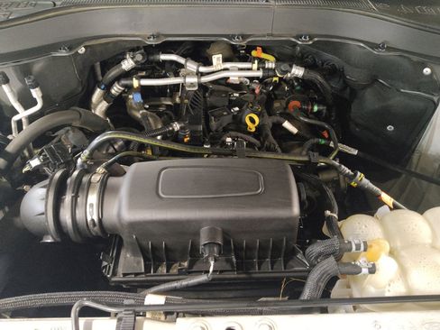 Used 2022 Ford Explorer XLT RWD image 30