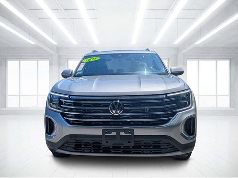 Used 2025 Volkswagen Atlas SEL AWD/4WD image 8