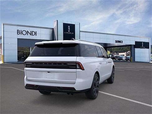 New 2026 Lincoln Navigator L Black Label AWD/4WD image 8
