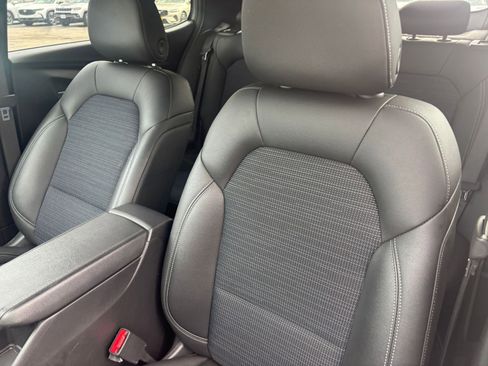 Used 2025 Buick Envista Preferred FWD image 35