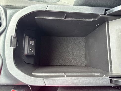 Used 2025 Toyota RAV4 XLE image 26