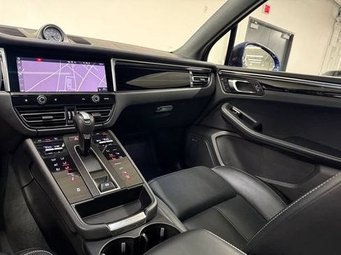 Certified 2024 Porsche Macan S AWD/4WD image 17