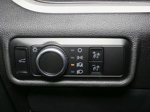 Used 2023 Ford Explorer XLT AWD/4WD image 34