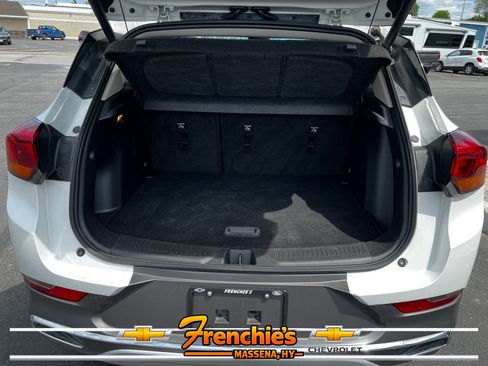Used 2022 Buick Encore GX Essence w/ Experience Buick Package AWD/4WD image 5