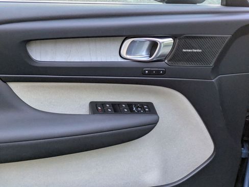 Used 2024 Volvo XC40 B5 Plus w/ Protection Package Premier image 13