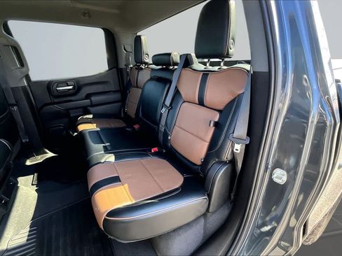 Used 2021 Chevrolet Silverado 1500 Custom Trail Boss AWD/4WD image 12