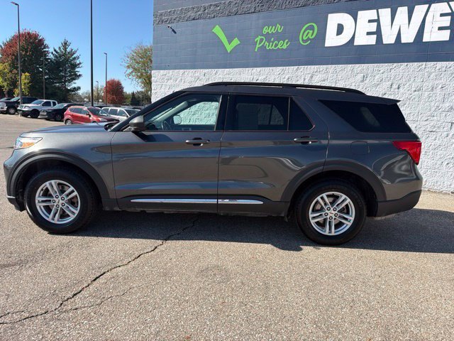 Used 2020 Ford Explorer XLT AWD/4WD image 2