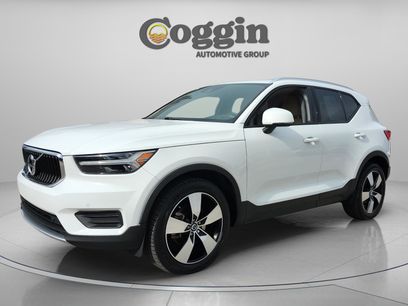 Used 2020 Volvo XC40 T4 Momentum w/ Protection Package Premier