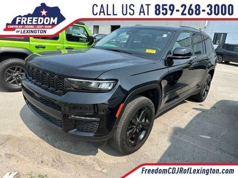 Used 2023 Jeep Grand Cherokee L Limited w/ Black Appearance Package AWD/4WD image 1