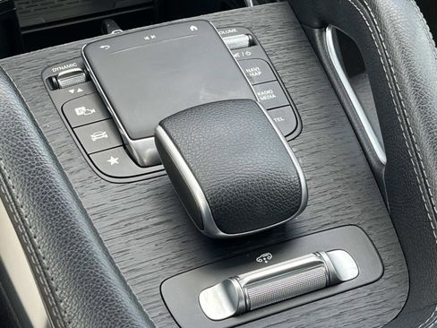 Used 2023 Mercedes-Benz GLS 450 4MATIC image 36