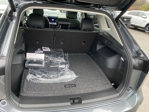 New 2025 Volkswagen Tiguan SE image 25