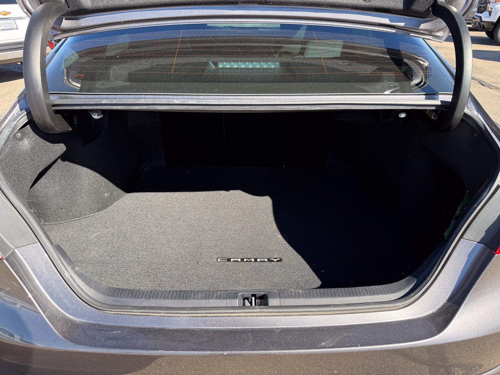 Used 2022 Toyota Camry SE w/ Carpet Mat Package (TMS) FWD image 38