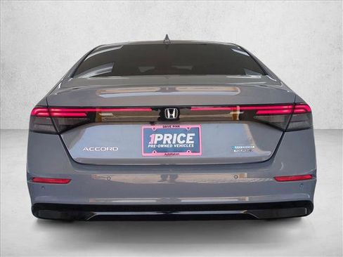 Used 2025 Honda Accord Touring image 7