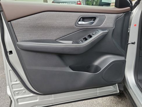 Certified 2021 Nissan Rogue SV AWD/4WD image 16