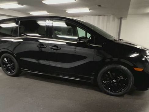 Used 2024 Honda Odyssey Sport image 2