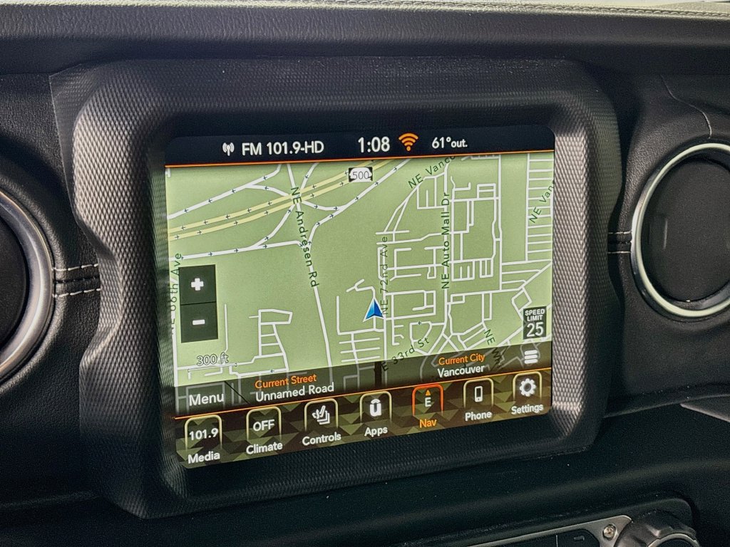 Used 2023 Jeep Wrangler Unlimited Sahara w/ Cold Weather Group AWD/4WD image 17
