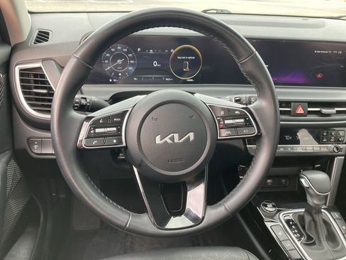 Used 2024 Kia Seltos EX image 24
