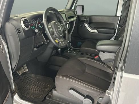 Used 2016 Jeep Wrangler Sahara w/ Dual Top Group AWD/4WD image 7